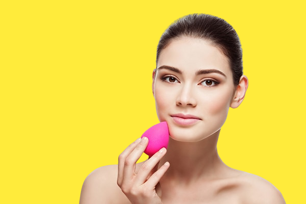 The Right Way To Use A Beauty Blender